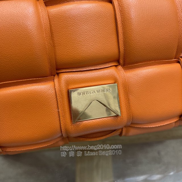 Bottega veneta高端女包 96008橙色 寶緹嘉新款枕頭鏈條包 BV經典款單肩斜挎手提女包  gxz1232